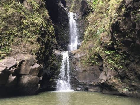 This 25 Mile Hike In Hawaii Leads To The Dreamiest Swimming Hole