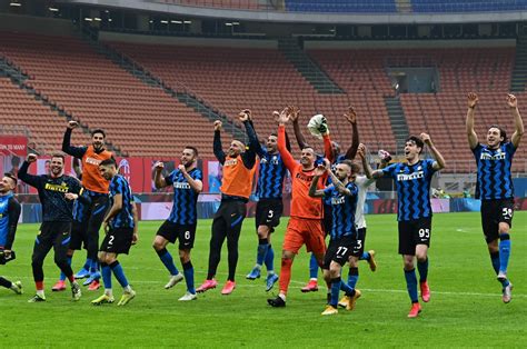 Inter Claim 3 0 Win In Milan Derby To Extend Serie A Lead Daily Sabah