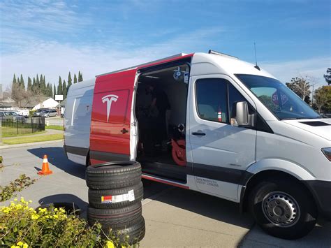 Tesla Doubling Mobile Service Fleet Globally By End Of 2018 Cleantechnica