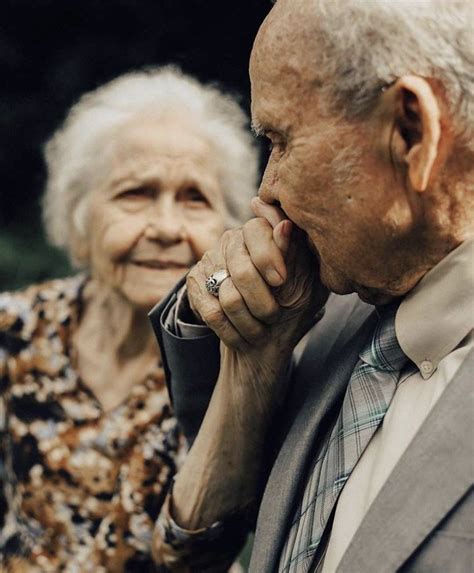 Pin By Madi Mcnamee On Love Old Couple Photography Older Couple Photography Couples In Love