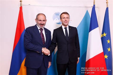 Armenian PM, French president discussed humanitarian situation in Nagorno-Karabakh