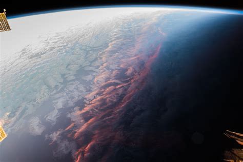 This Is What A Sunset On Earth Looks Like From Space Twistedsifter