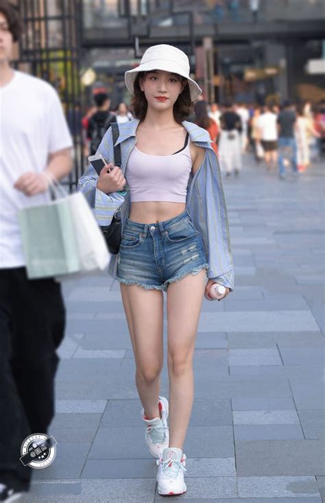 Pin By Baba On Asian Women In 2020 Cute Japanese Girl Short Tops Style