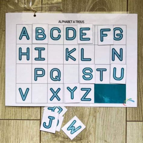 Fiche Montessori Alphabet à Trous