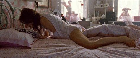 Натали Портман мастурбирует в сцене из фильма Черный лебедь Xhamster