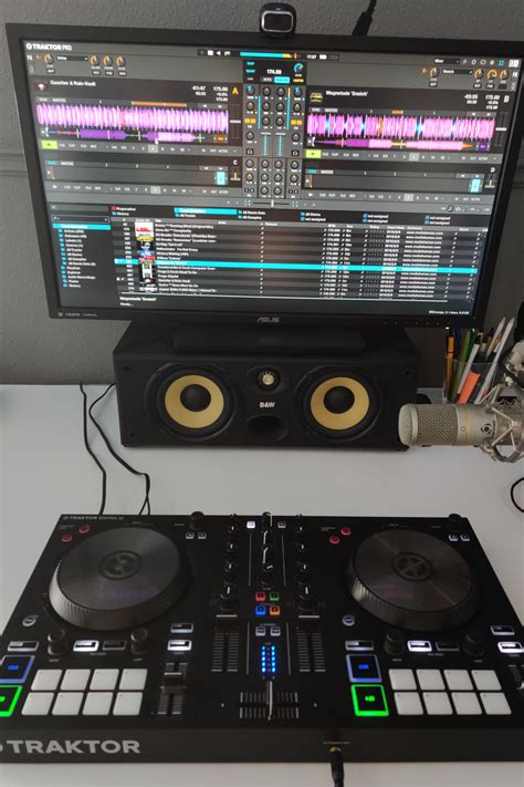 Ultimately, the best beginner dj controllers give the user total control over essential djing hardware. Computer running Traktor Pro 3 with DJ Controller ...