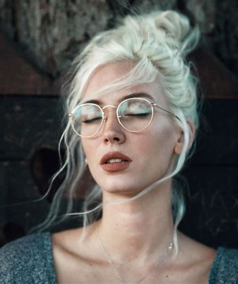 Carolina Porqueddu Looks Stunning In Round Metal Eyeglasses Round Glasses Frames Portrait
