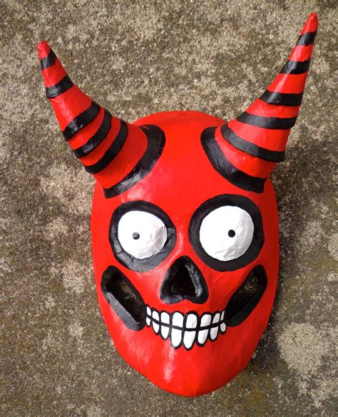 Pin By Ally Sendrea On Manualidades Creativas Paper Mache Mask Devil