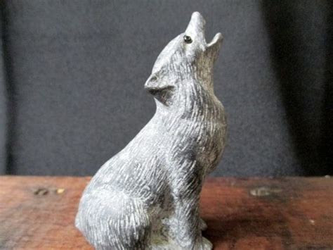 Aarktik Sculptures Gray Wolf Soapstone Carving By Klbvintagewares