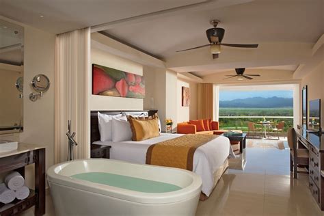 Wyndham Alltra Vallarta All Inclusive Resort In Nuevo Vallarta Best Rates And Deals On Orbitz