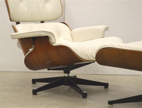Vintage White Lounge Chair By Charles Eames For Herman Miller 1970s