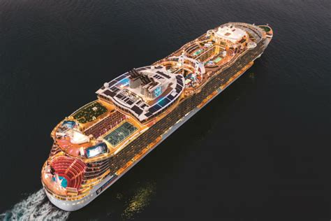 Royal Caribbean Orders 6th Oasis Class Ship