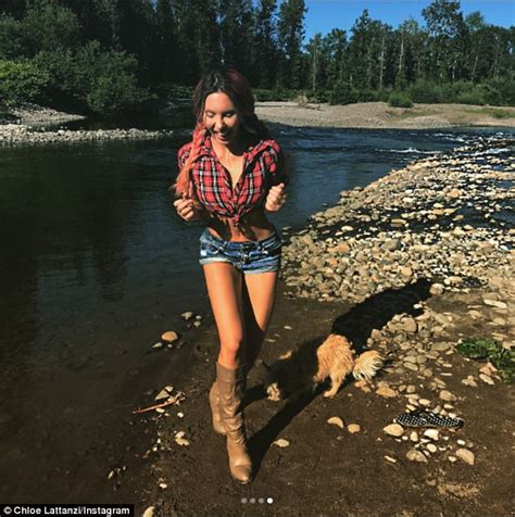 Chloe Lattanzi Clones Herself In New Instagram Snap Daily Mail Online