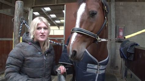 Bekijk hier de sprong van britt dekker in de halve finale van sterren springen 2014 op sbs6! Video: Britt Dekker praat over paarden op YouTube | RTL ...