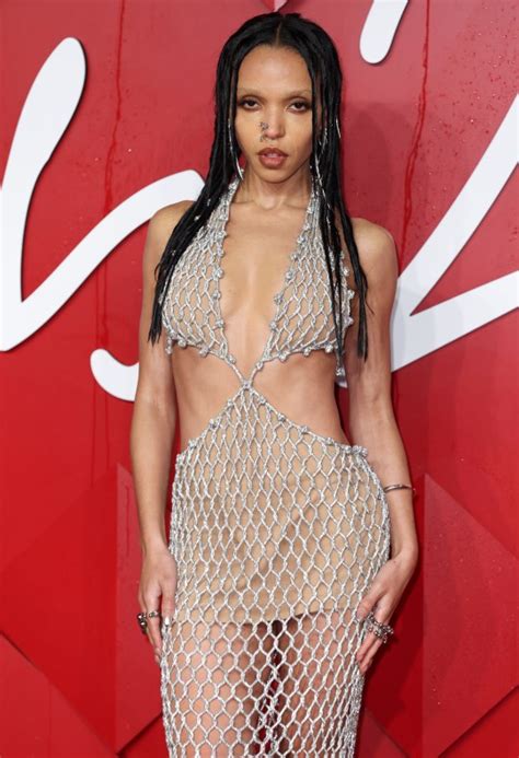 Fka Twigs Responds To Calvin Klein Ad Ban And Calls Out ‘double Standards Metro News