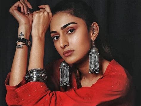 Who Is Erica Fernandes Biography Career Personal Life And 20 Most Desirable Women On Tv