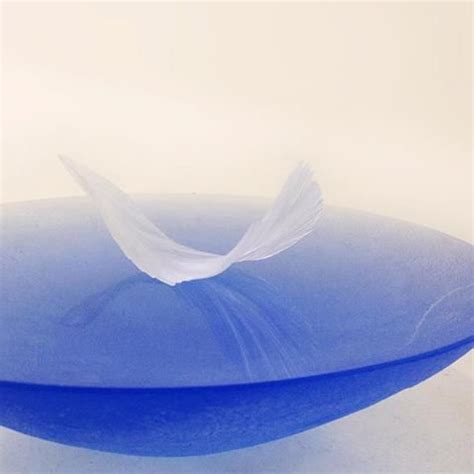 Carpe diem | quam minimum credula postero. Runa Kosogawa creates glass petals | ガラス