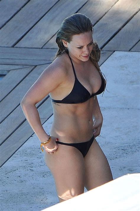 Creme De La Creme In 2019 Hilary Duff Bikini Hilary Duff The Duff