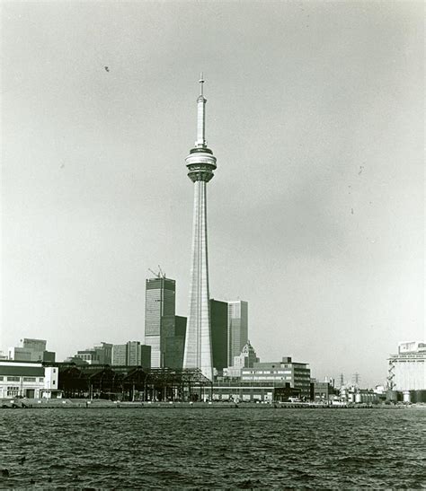 The Most Recognizable Tower In The World Cn Tower Wonderf