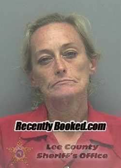Recent Booking Mugshot For AMBER MARIE MATHEWS In Lee County Florida