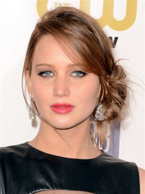 Jennifer Lawrences Side Bun Updo Celebrity Updos Hairstyles Make