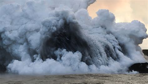 Powerful Images From 2018 Eruption Of Hawaiis Kilauea Volcano