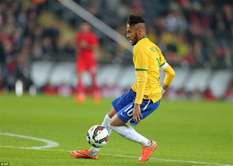 Player (one who plays any game or sport). Como se tornar um jogador de futebol - Curiosidades Nota 10