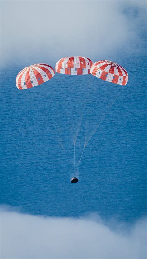 Orion Splashdown Watch Artemis Is Final Moments In 11 Breathtaking Images