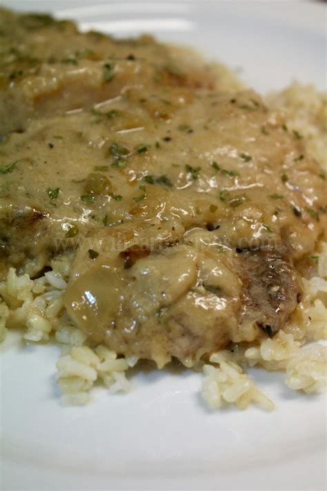 Easy Southern Smothered Pork Chops And Gravy I Heart Recipes