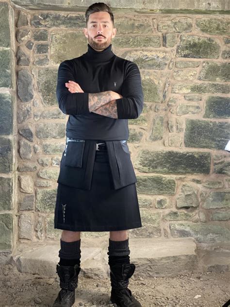 Meet Hollywoods Celebrity Kilt Designer Howie Nicholsby Of 21st