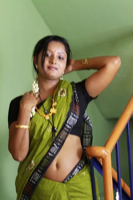 Hot Desi Tamil Aunty Hot And Spicy In Saree Photo Album Mallu Actress