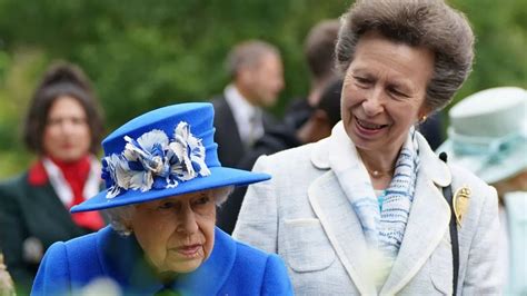 Princess Anne Was With Dearest Mother The Queen For Her Final 24 Hours Mirror Online