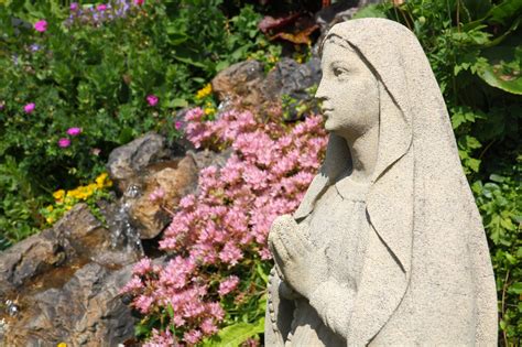 7 bible verses about spring. Bible Garden Plants - How To Make A Biblical Flower Garden