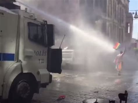 Police Use Water Cannons Rubber Bullets And Tear Gas To Break Up
