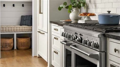 8 Best Gas Ranges And Stoves Of 2023 Our Top Picks