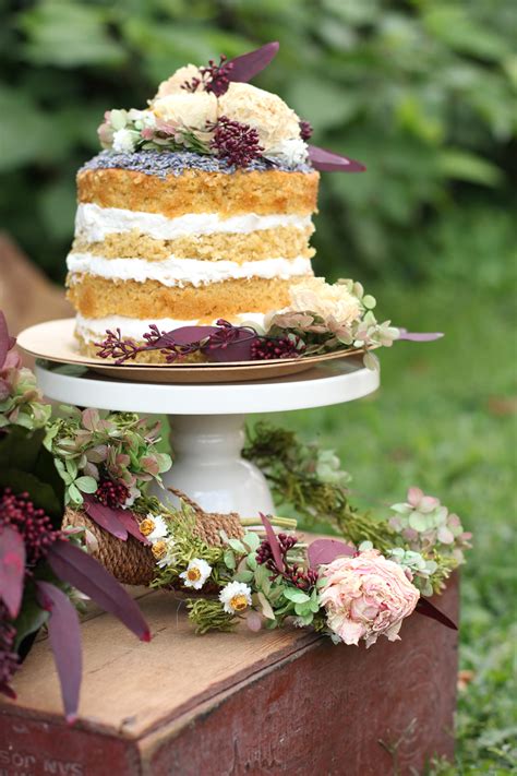 Dried and preserved flowers have seen a huge boost in popularity lately — and it's not hard to see why. Wedding Whimsy: Almond Vanilla Layer Cake with Lavender ...