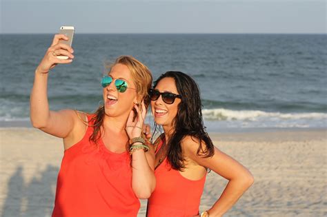 Why Watching People Take Selfies Feels So Awkward Intellectual Takeout