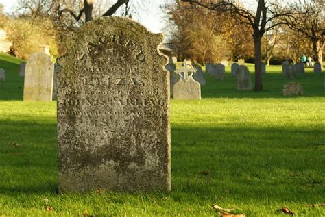 How To Buy A Gravestone Tips About Headstones You Need To Know