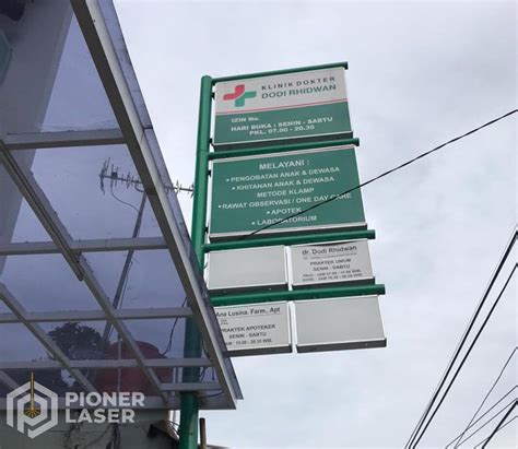 Plang Nama Klinik Pioner Laser