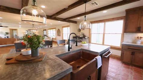 Joanna has thoughtfully designed eight furniture genres that portray her well−loved style. Joanna Gaines Kitchens Fixer Upper 4 (Joanna Gaines Kitchens Fixer Upper 4) design ideas and photos