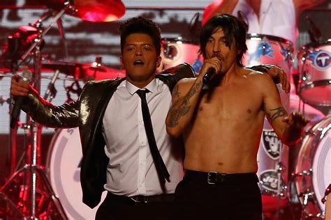 Bruno Mars And Red Hot Chili Peppers Make For Awkward Bedfellows In