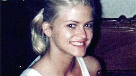 Anna Nicole Smith Before Fame How Was Her Younger Life Like