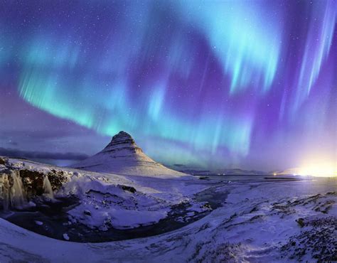 13 Iceland Pictured The Northern Lights Over Mount Kirk Top 20