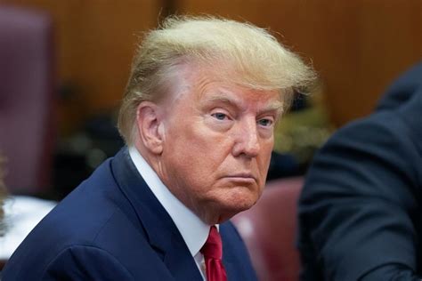 Defensa De Trump Concluye Con Argumento De Que Denunciante Por Violación Buscaba La Fama La