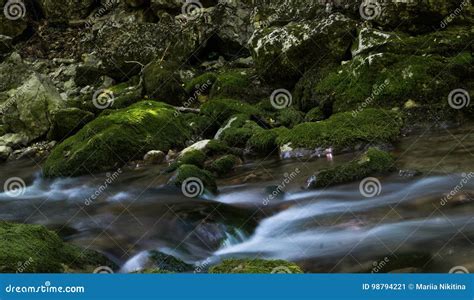 Cascade Falls Over Mossy Rocks Stock Image Image Of Landscape Spring