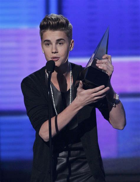 picture highlights of american music awards 2012 justin bieber wins 3 awards [photos] ibtimes
