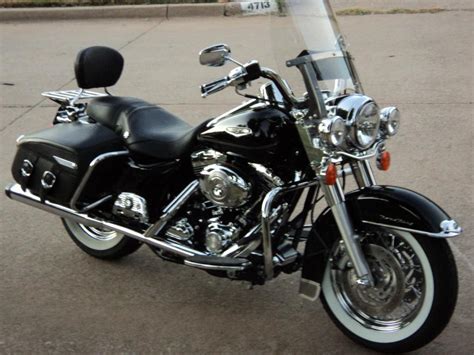 Dress it to nostalgic hog heaven with rigid leather bags, big chrome headlight and nacelle. 2007 road king classic - Harley Davidson Forums