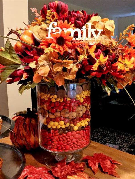 Here is a quick tutorial on how i made the leaves for the projects in holiday home. Thanksgiving Candy Centerpiece | Thanksgiving dinner table ...