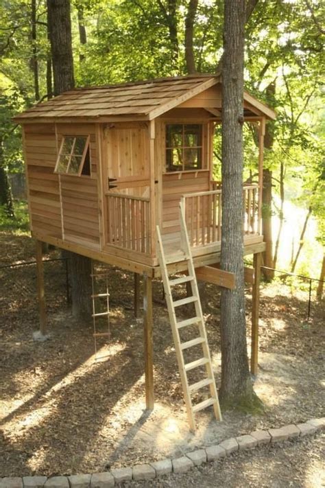 30 Beautiful Treehouse Ideas To Complete Your Backyard Simple Tree