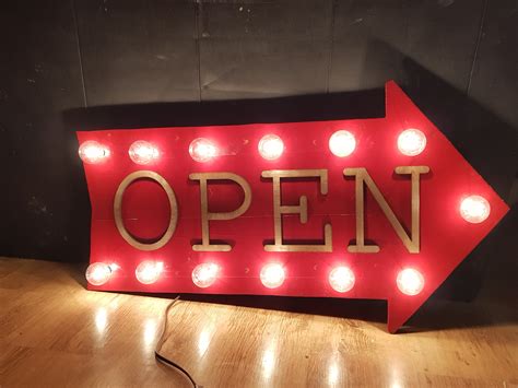 Marquee Sign Open Arrow Lit Entrance Light Electric Retro Sign 1950s